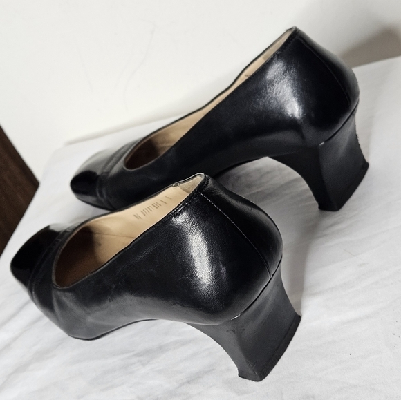 Salvatore Ferragamo black heel pumps size 7 - Picture 9 of 10